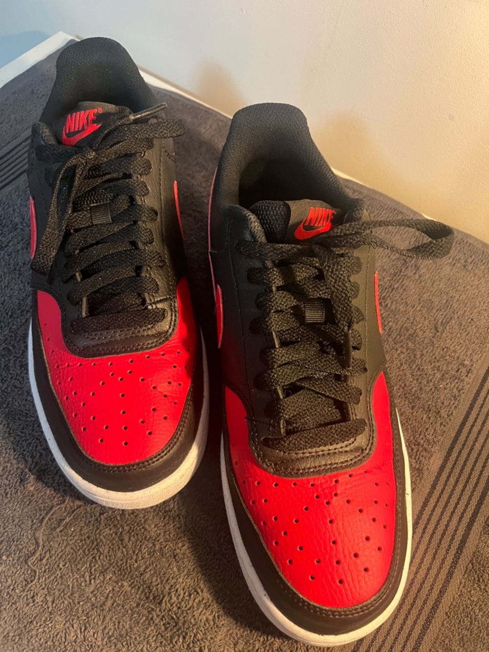 Nike Men’s Court Vision Sneakers in Black and Red Size 8